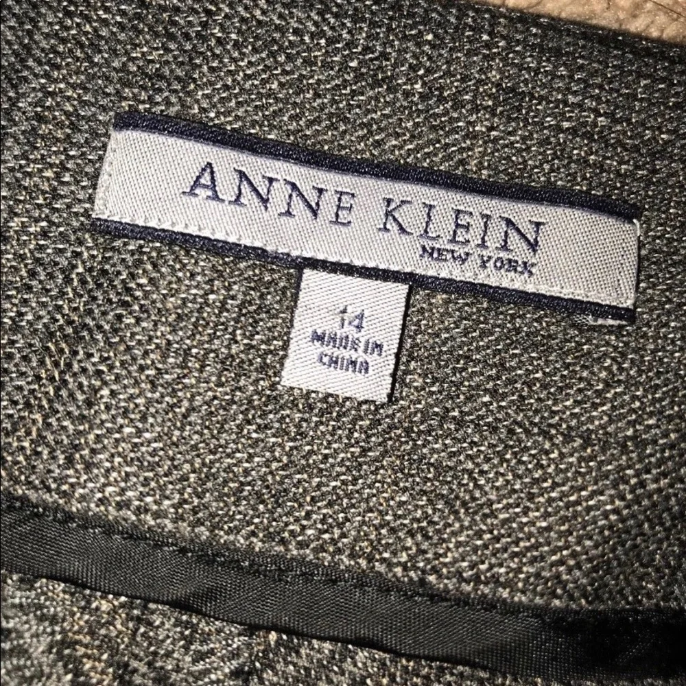 Gray Anne Klein‎ knee length skirt size 14